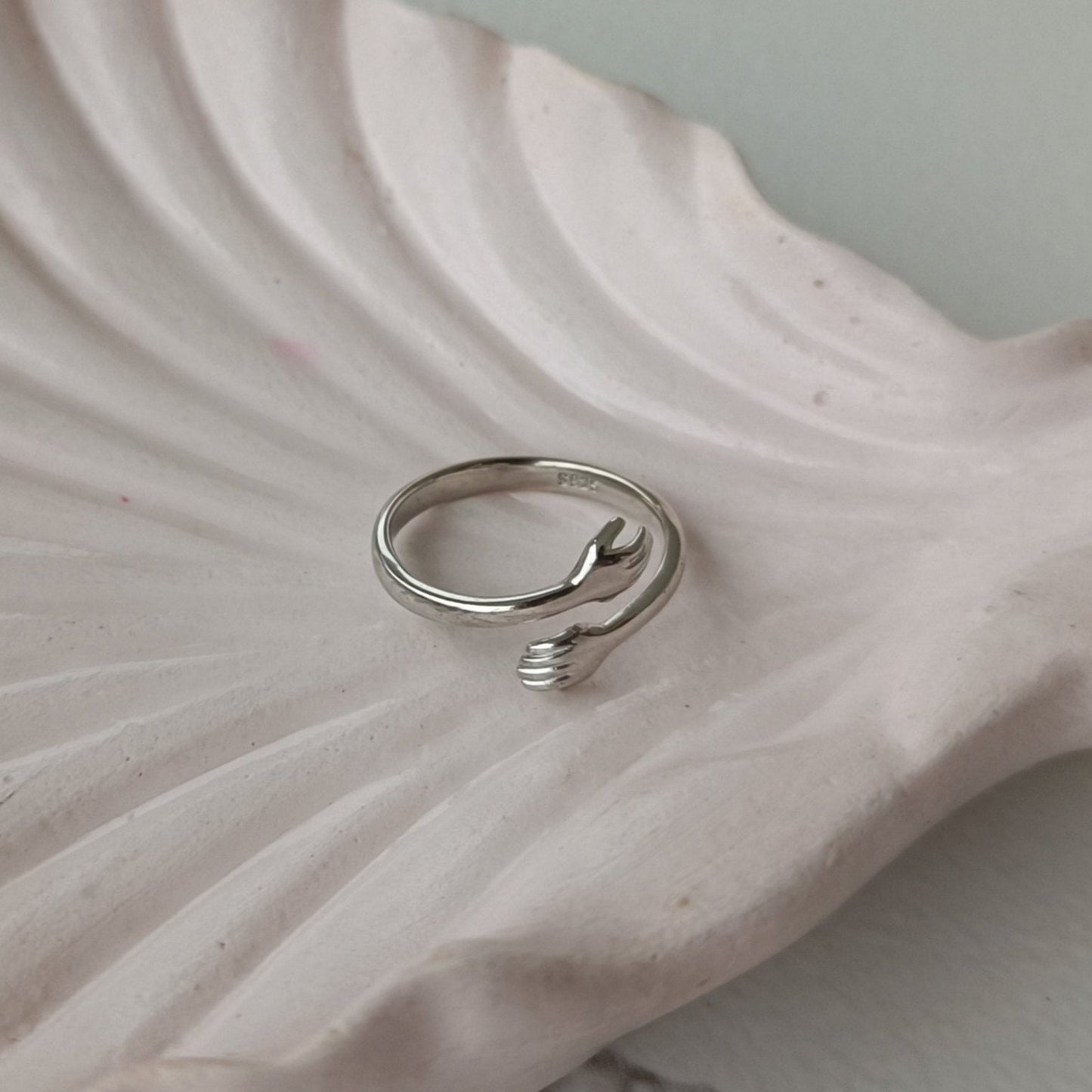 Hug Ring