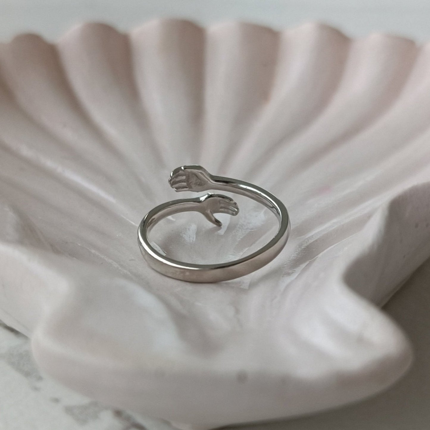 Hug Ring