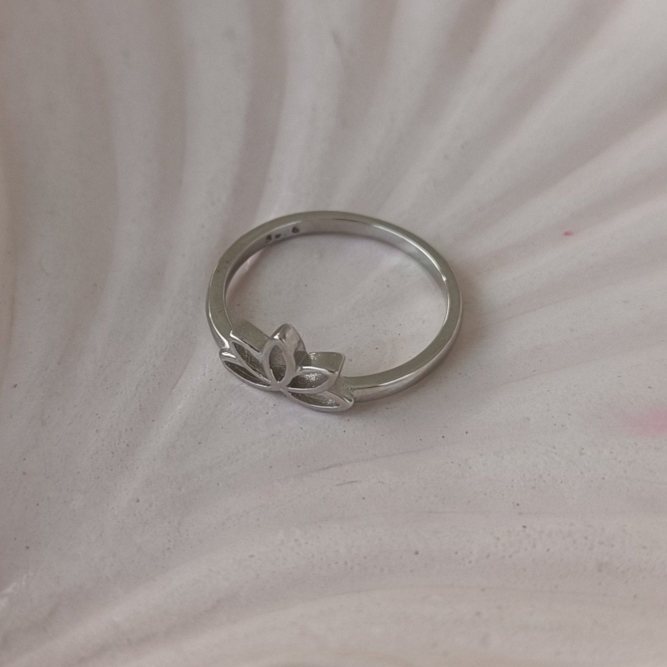 Lotus Ring