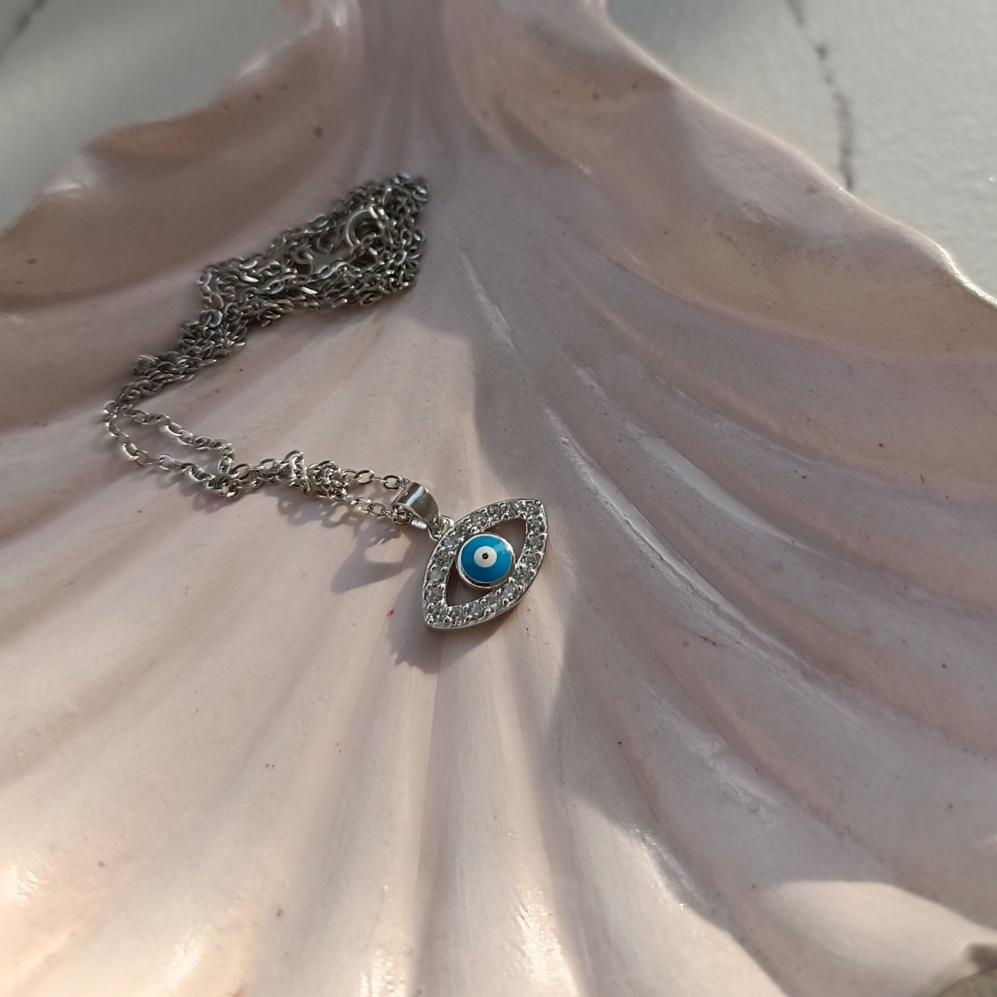 Minimal Evil Eye Pendant with Link Chain
