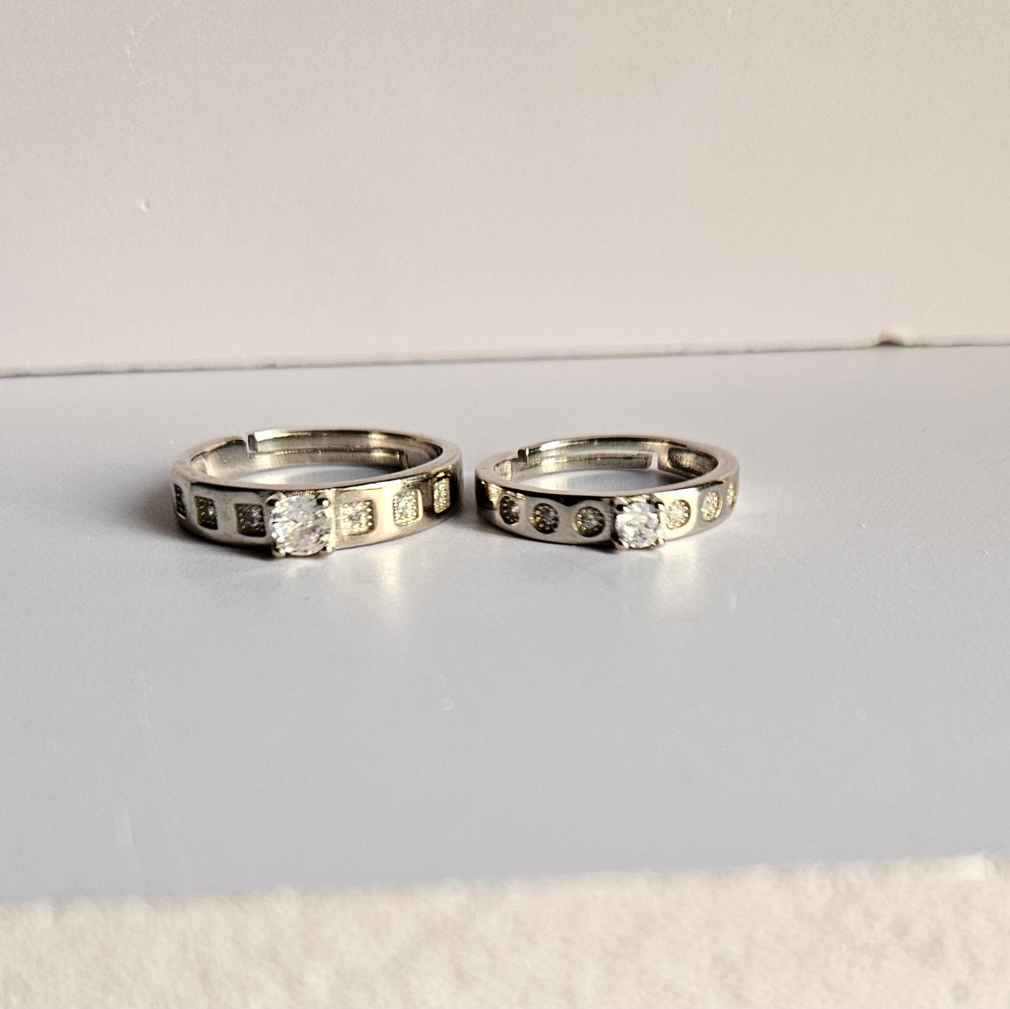Drake Solitaire adjustable Silver Couple Ring