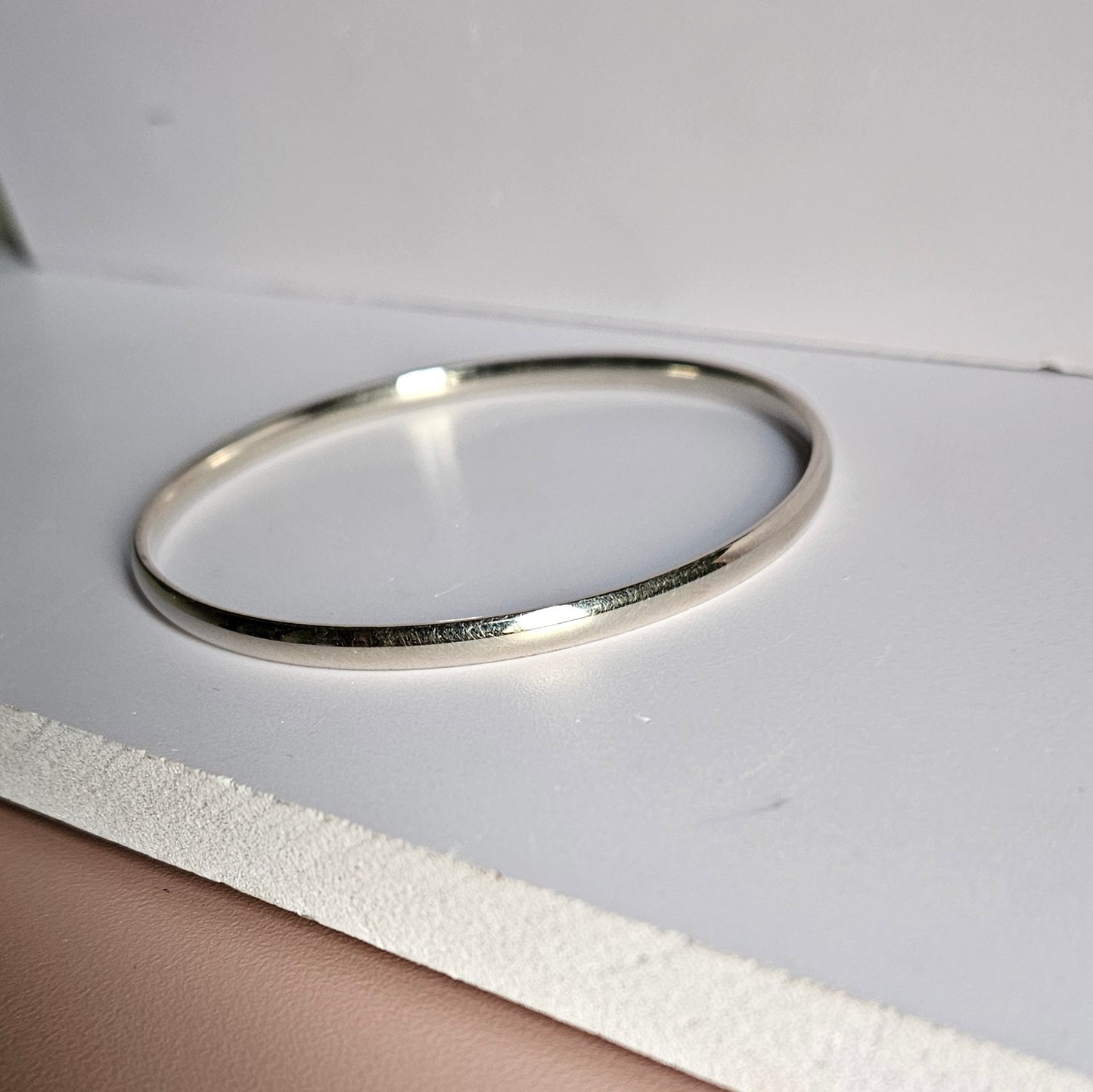 Sleek Plain Silver Bracelet (Kaapu)