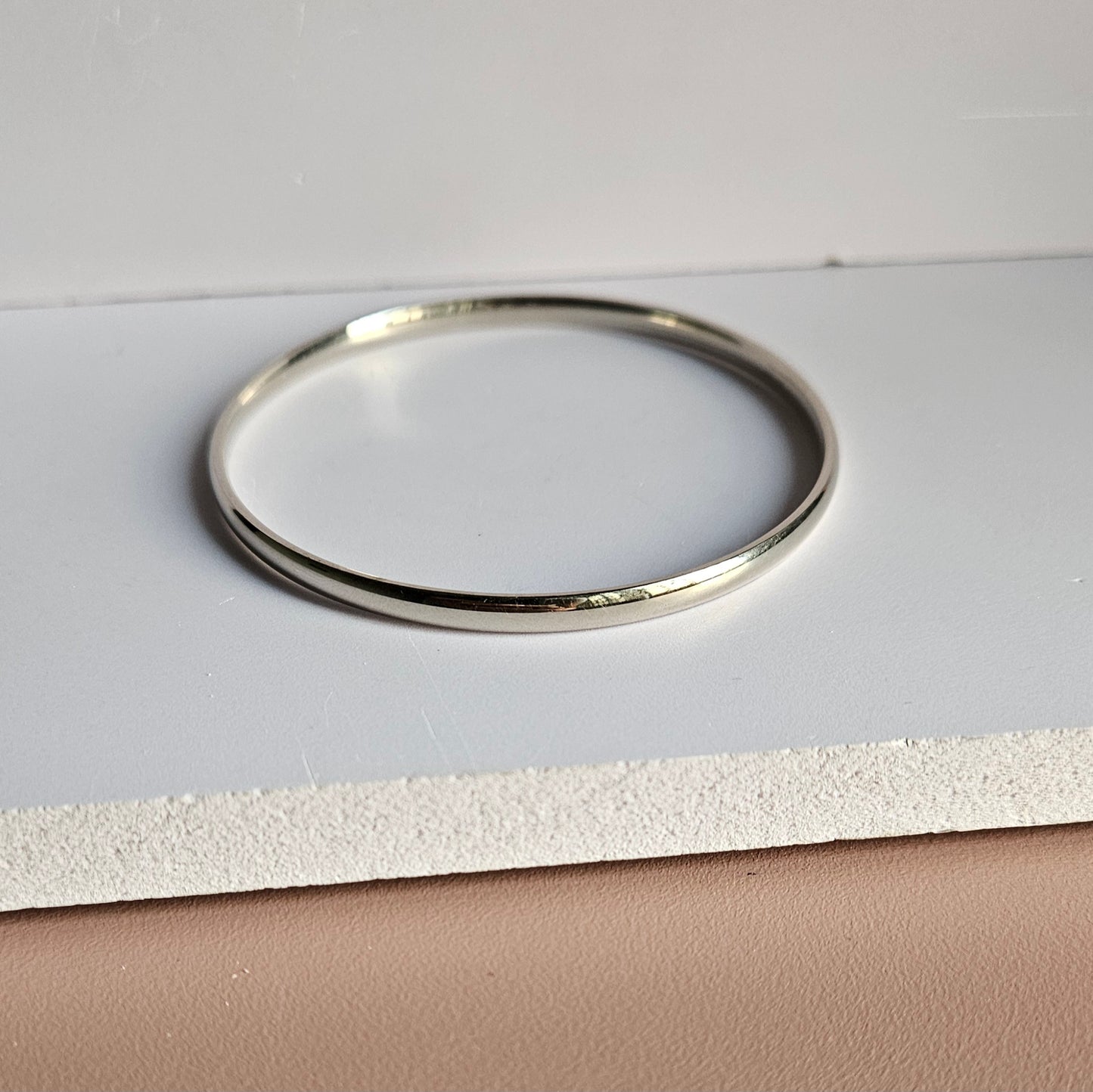 Sleek Plain Silver Bracelet (Kaapu)