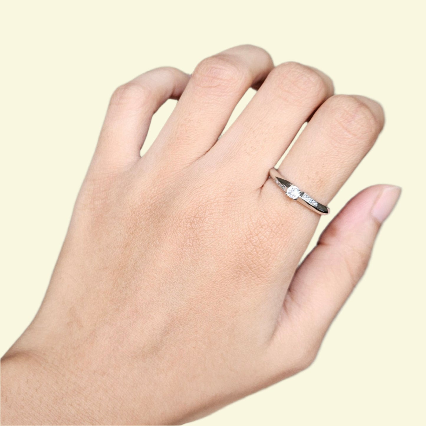 Lissy Solitaire Silver Ring