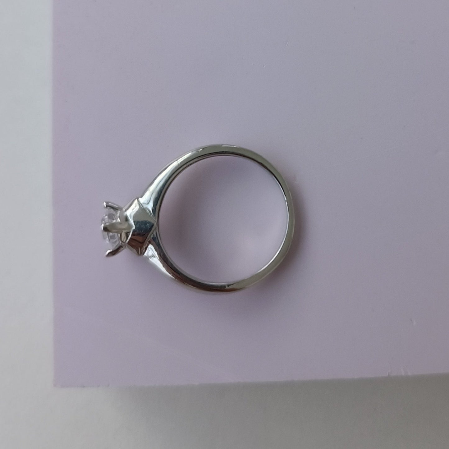 Luna-Solitaire Ring