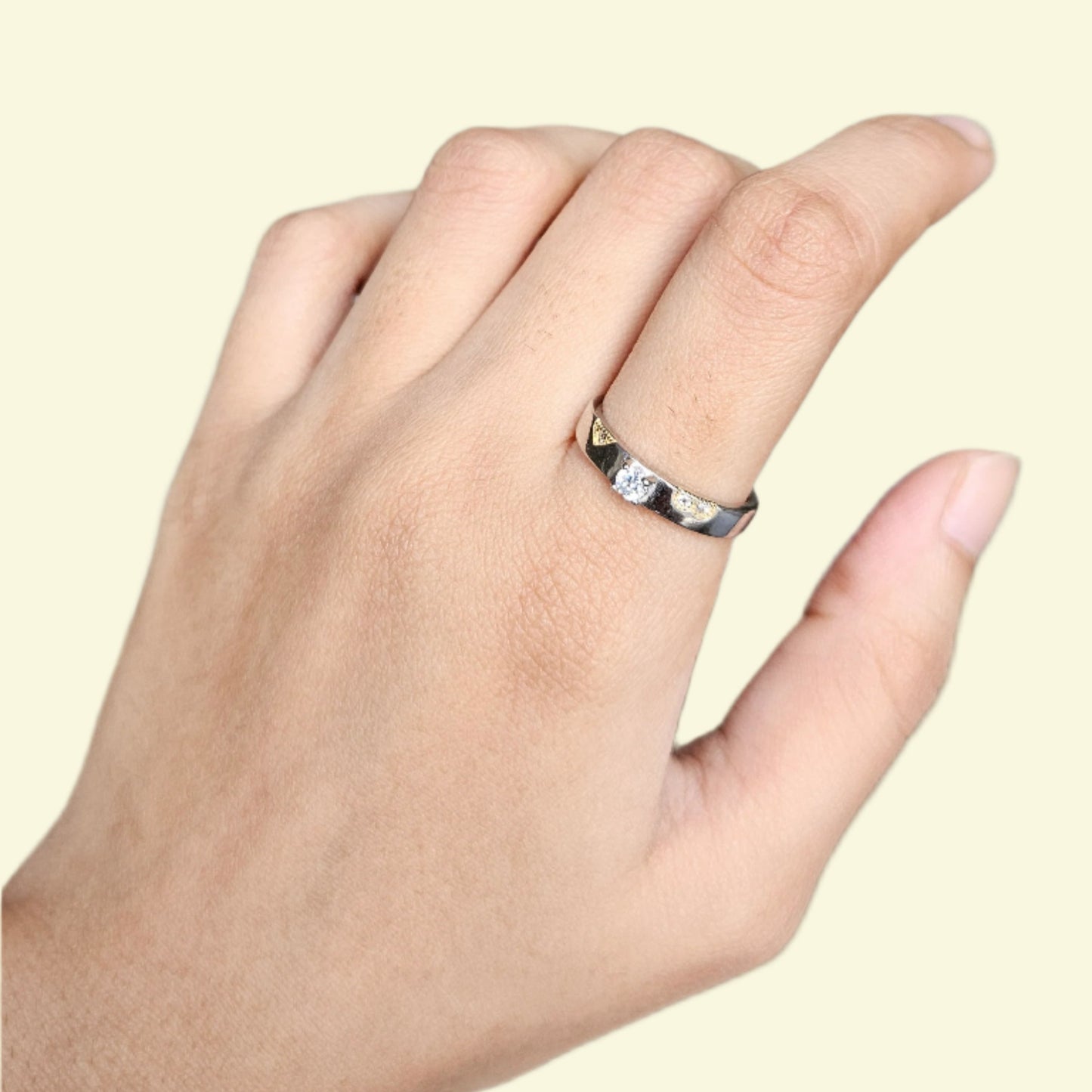 Rina Solitaire Silver Ring