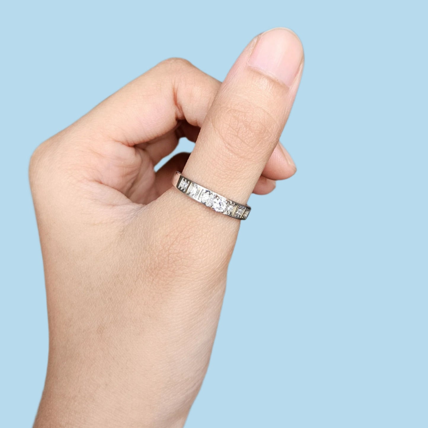 Hexa Solitaire Silver Band