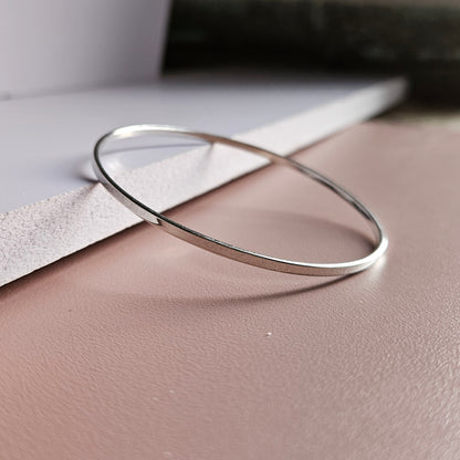 Minimal and sleek Silver Bracelet (Kaapu)