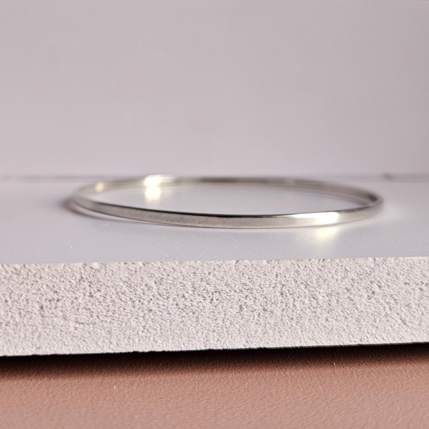 Minimal and sleek Silver Bracelet (Kaapu)
