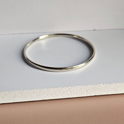 Sleek Plain Silver Bracelet (Kaapu)