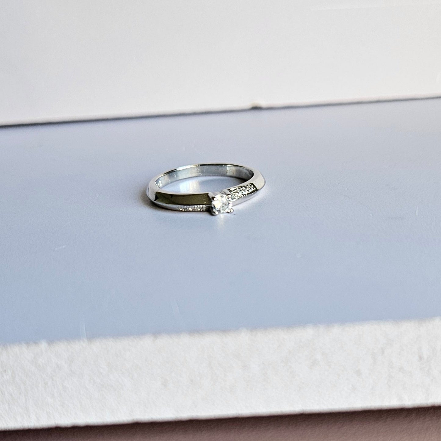 Lissy Solitaire Silver Ring